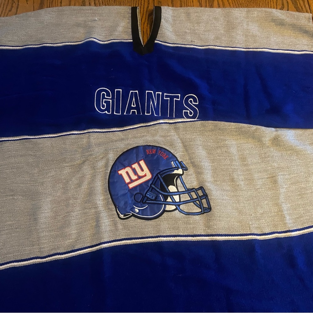 NY Giants adult one size poncho shrug sweater cardigan jacket
